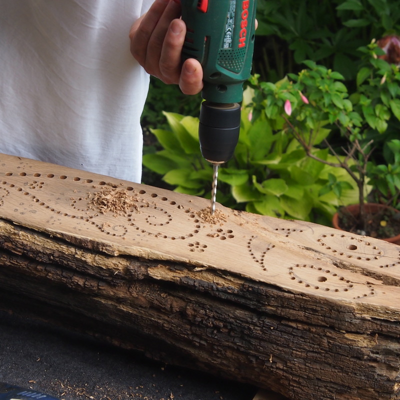 Im Wechsel damit die Bohrer nicht heiß laufen