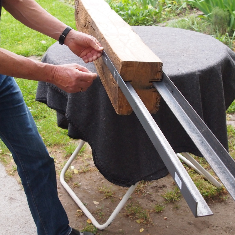 Die Winkeleisen werden angepasst