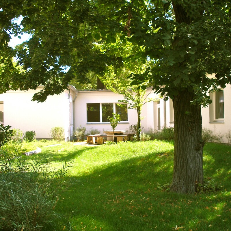 Ruhegarten mit Hügelmodellierung   