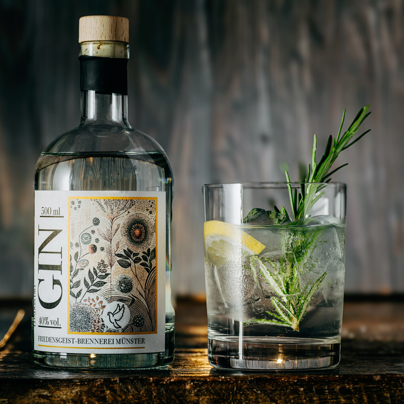 Friedensgeist-Gin, made by Niklas Löfken
Foto: @ydosol
