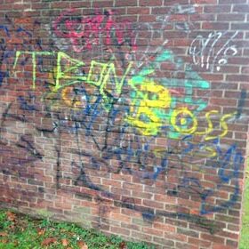 Brennecke Cleaning Entfernung und Schutz vor Graffiti 5