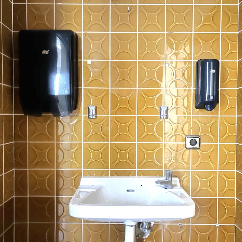 Waschbecken (Herren WC)