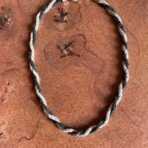 Handgerefertigte Kette