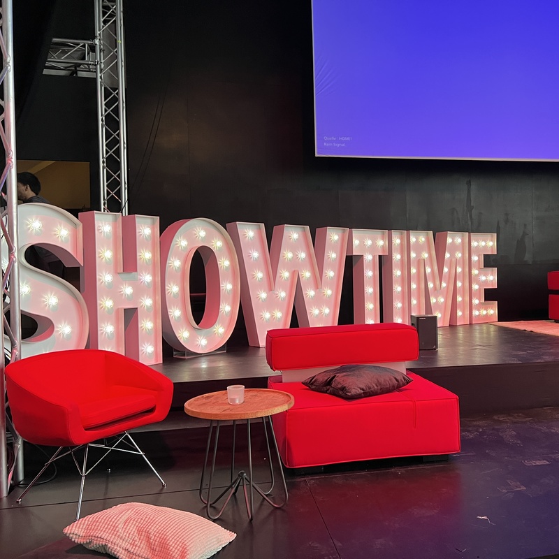 Evendeko - Hamburg, Leuchtbuchstaben als Bühnendekoration