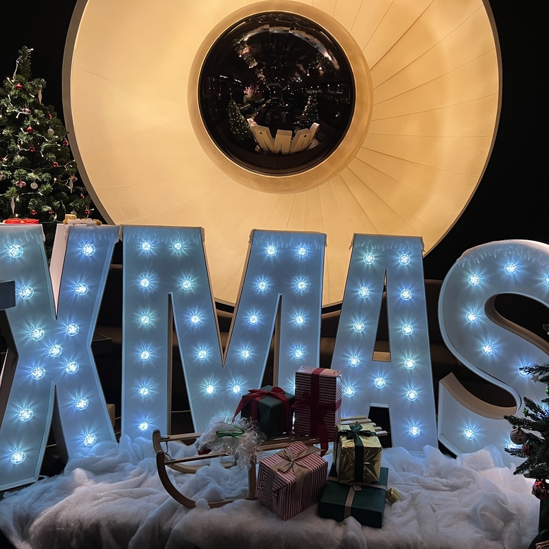 Weihnachtsfeier Deko mieten - Leuchtbuchstaben XMAS 