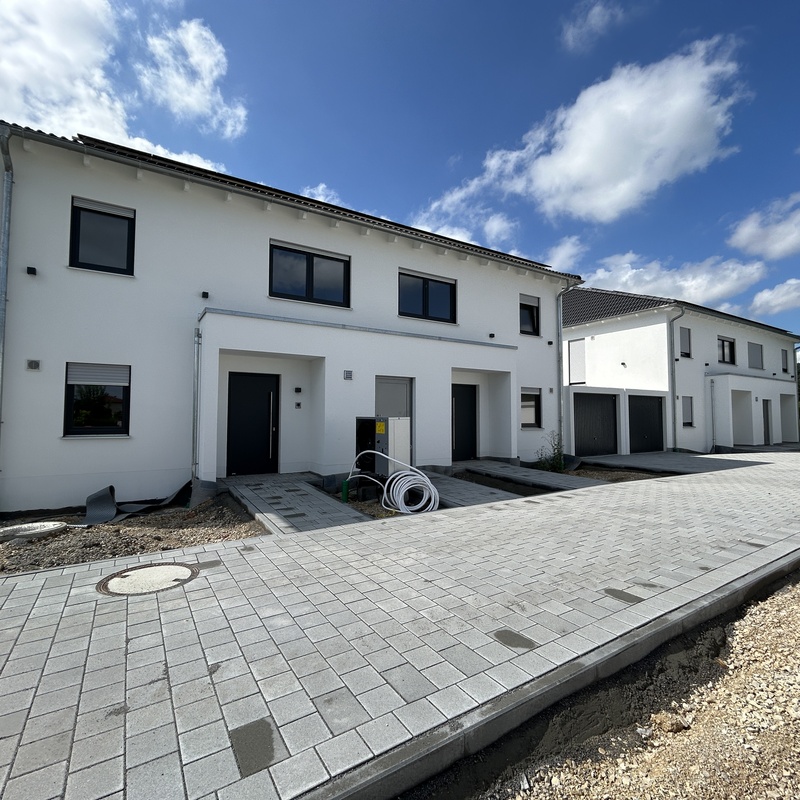 Vermietet I Erstbezug 4 hochwertige DHH in Schwandorf/Niederhof