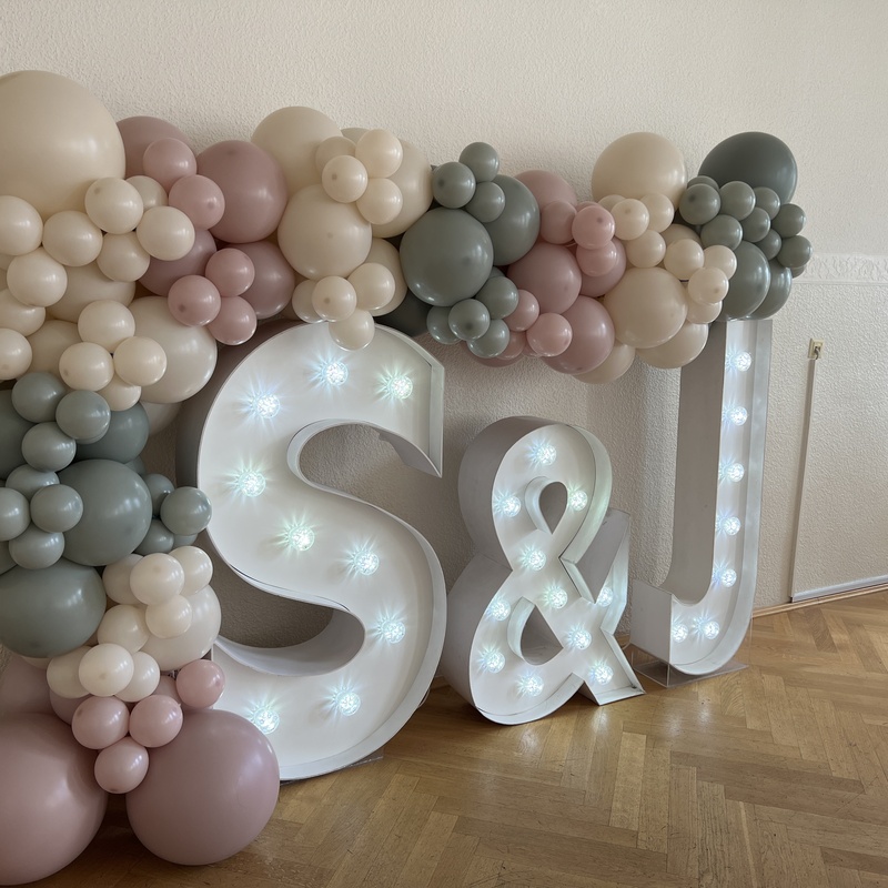 Leuchtbuchstaben mieten zur Hochzeit