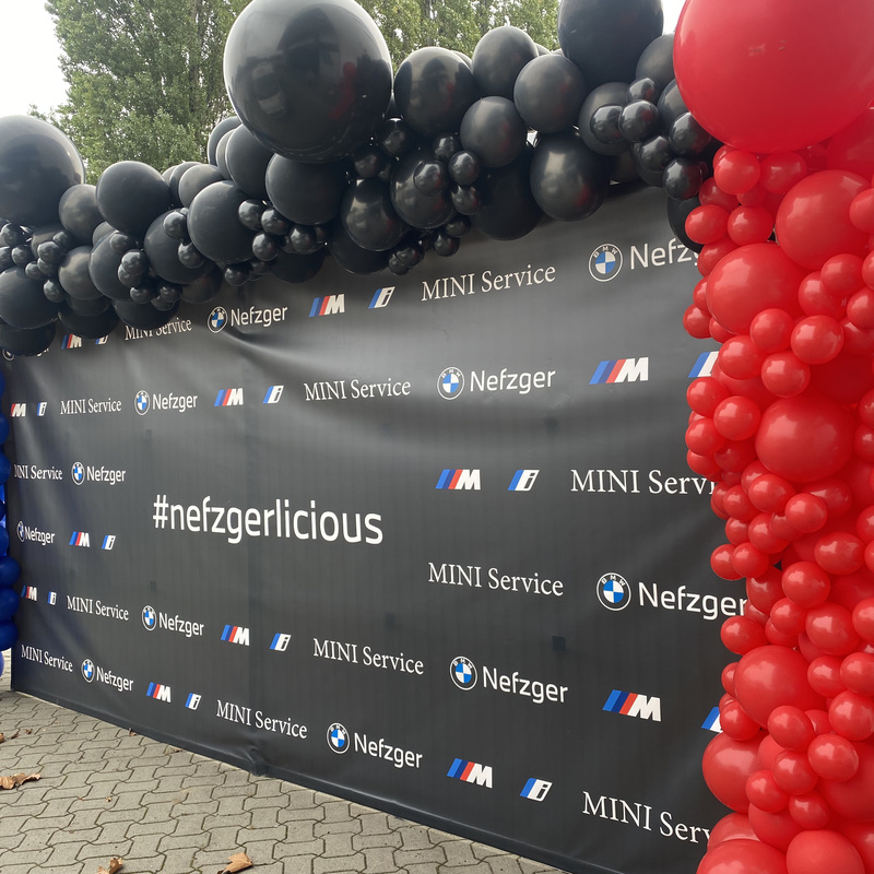 Ballondekortion mit Ballongirlanden