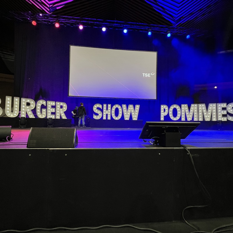 Bürger Pommes Show Berlin - Bühnendekoration