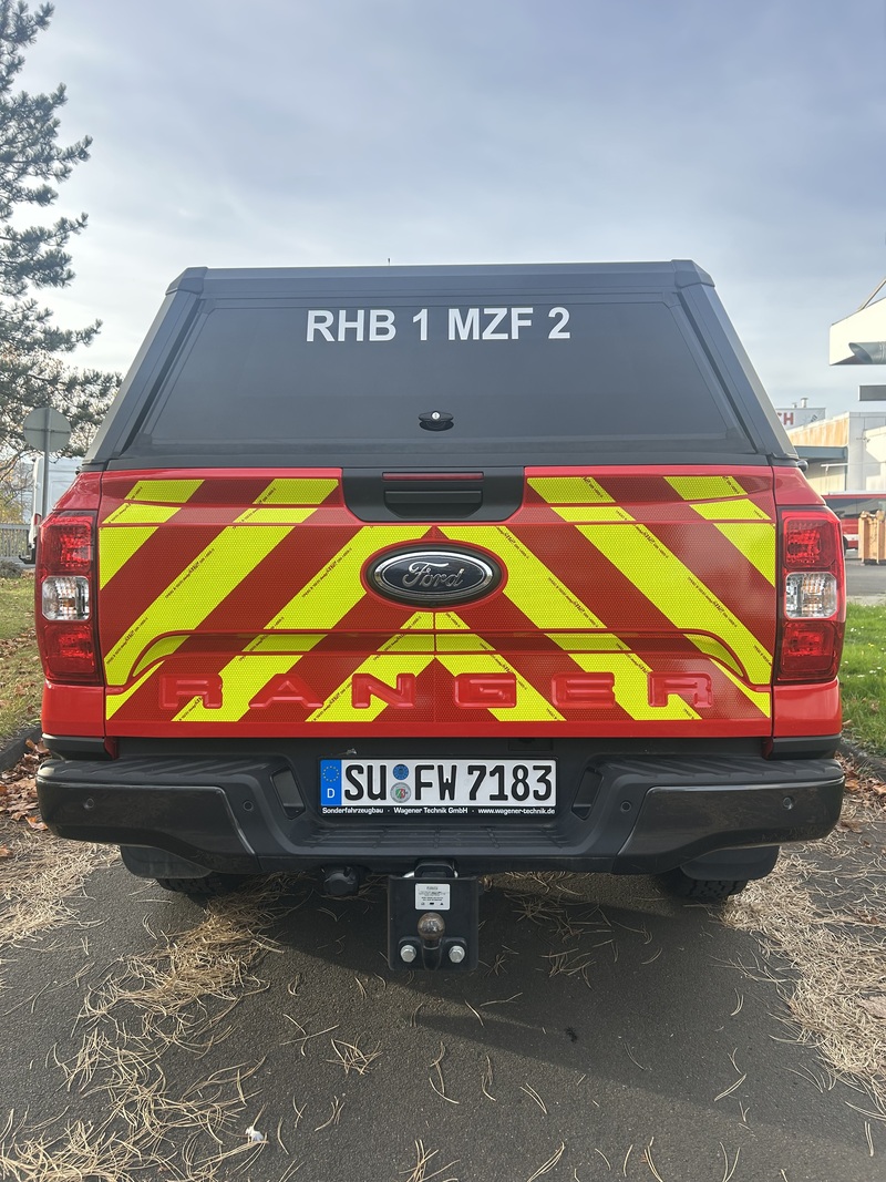 Warnfahrzeug / Gerätewagen