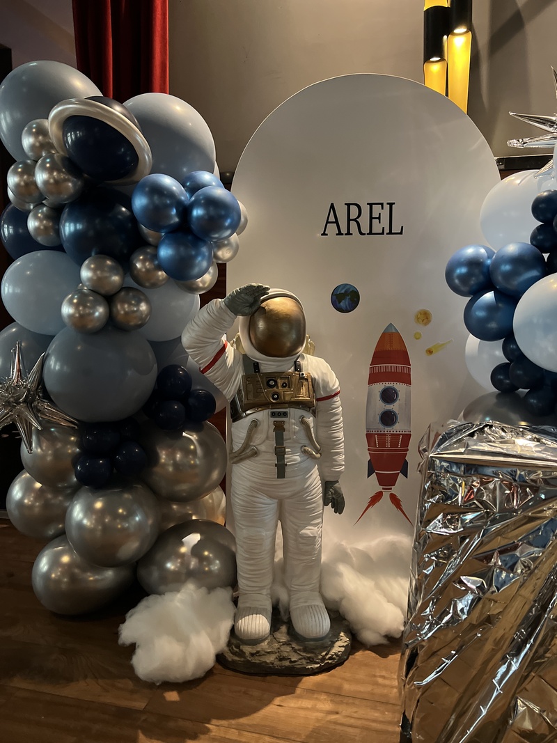 Astronaut mieten - Space-Party Eventdeko