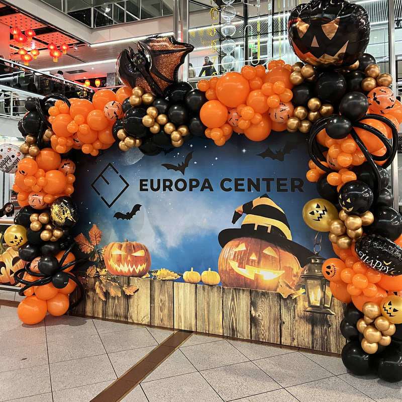 Eventdekoration mit Setup-Bau als Centerdekoration Halloween
