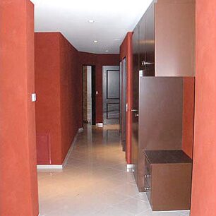 Hochwertige Wandgestaltung im Flur