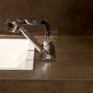 Dunkle Spachteltechnik mit Waschtisch