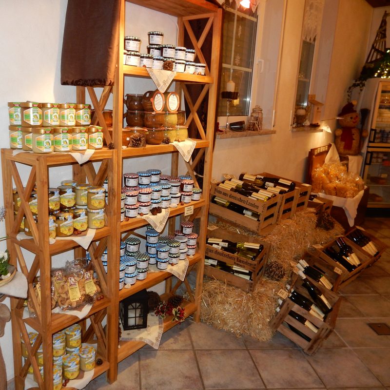 Regale im Bauernladen