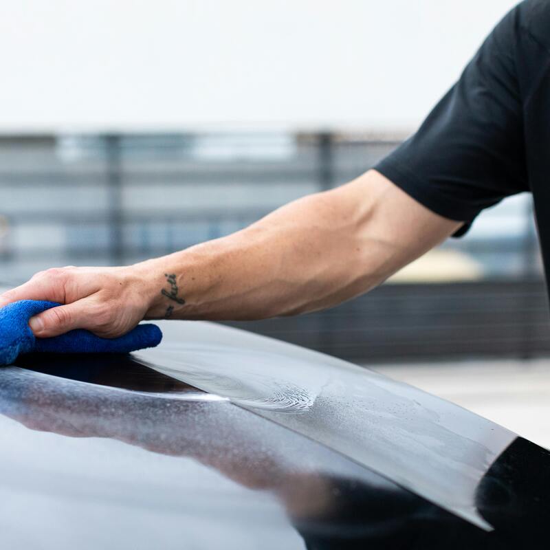 Car Washing
Hard water leaves mineral spots and streaks on vehicles after washing—filtered or deionized water helps achieve a spotless, streak-free finish.