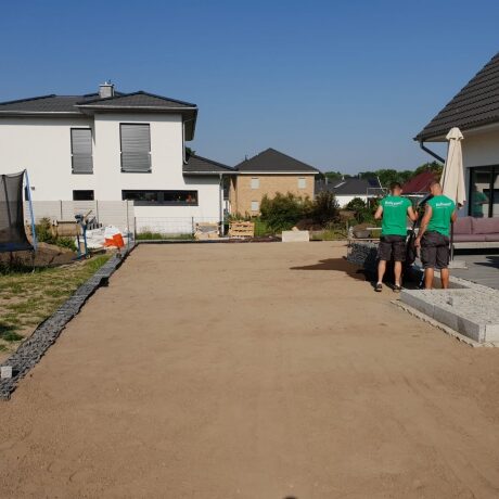 Vorbereitung des Bodes für Rollrasen