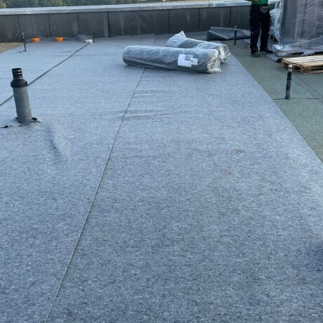 Vorbereitung des Bodes für Rollrasen