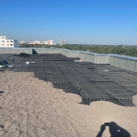 Vorbereitung des Bodes für Rollrasen