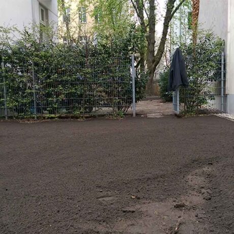 Vorbereitung des Bodes für Rollrasen