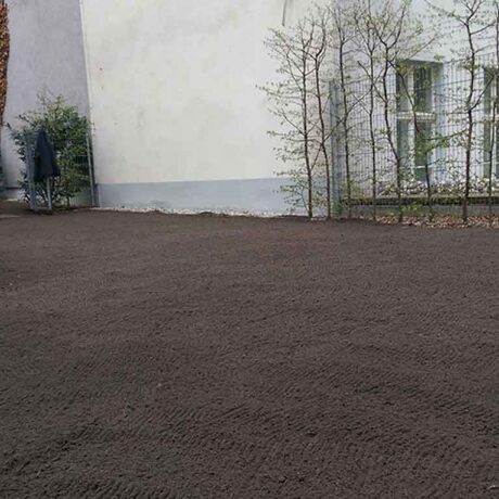 Vorbereitung des Bodes für Rollrasen