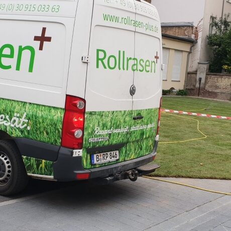 Rollrasen PLUS Lieferwagen