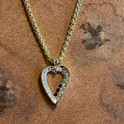 Handgerefertigter  Kette mit Herz-Anhänger