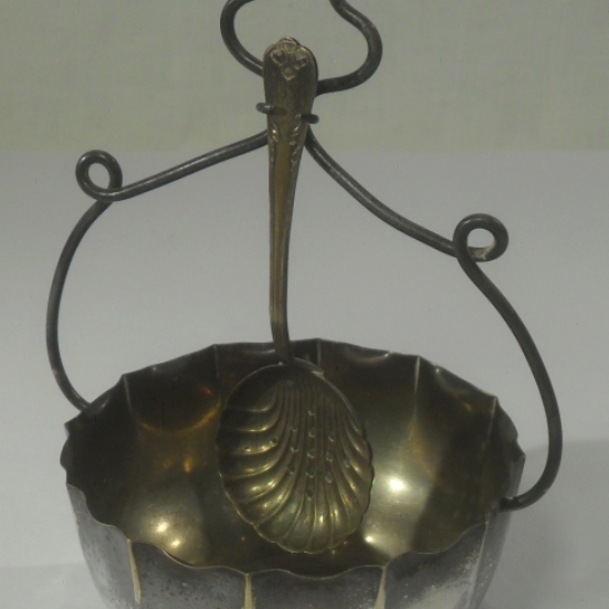 Antike Wandglocke – Historisches Haushaltsobjekt