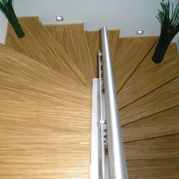 Parkett auf Betontreppe verklebt