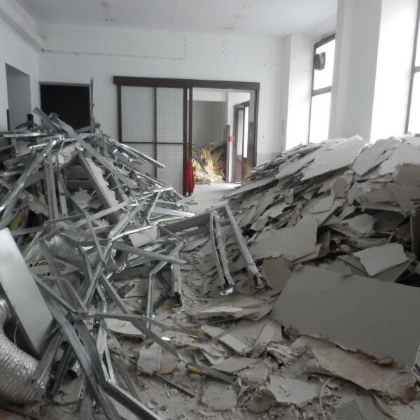 Demontagearbeiten Firme