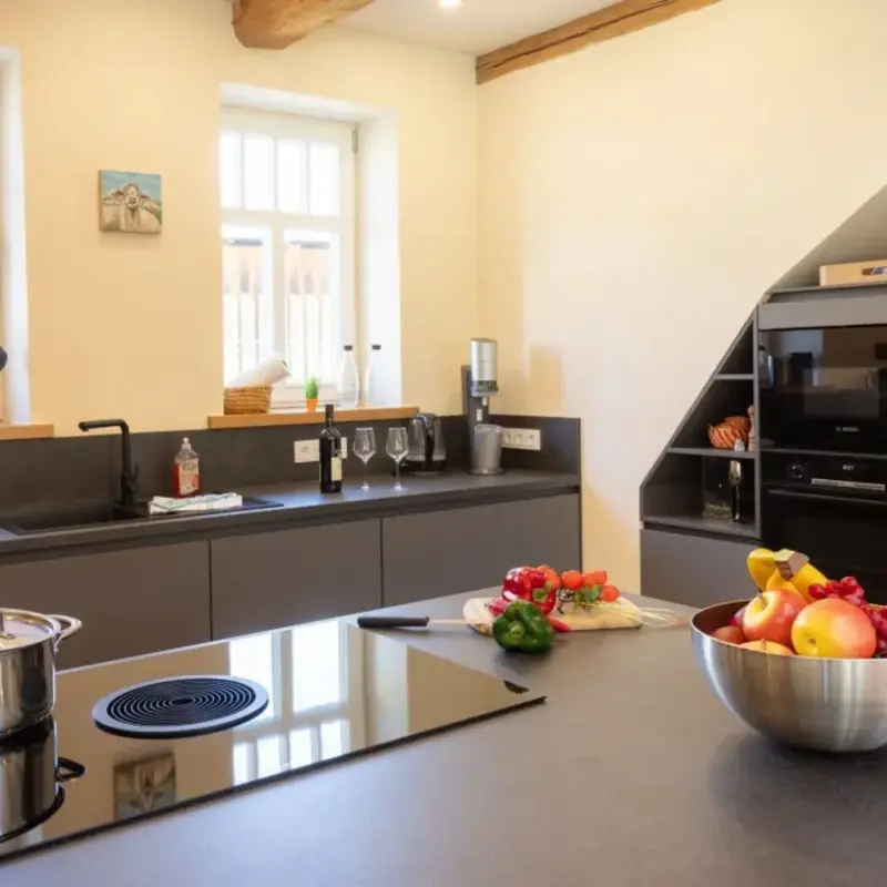 Voll ausgestattete Küche
