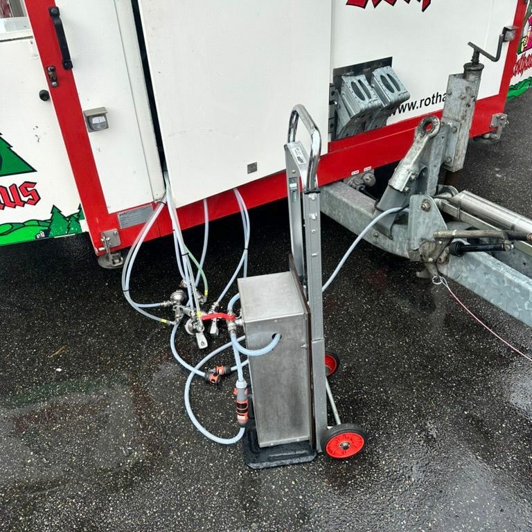 Vorführung an einem Bierwagen