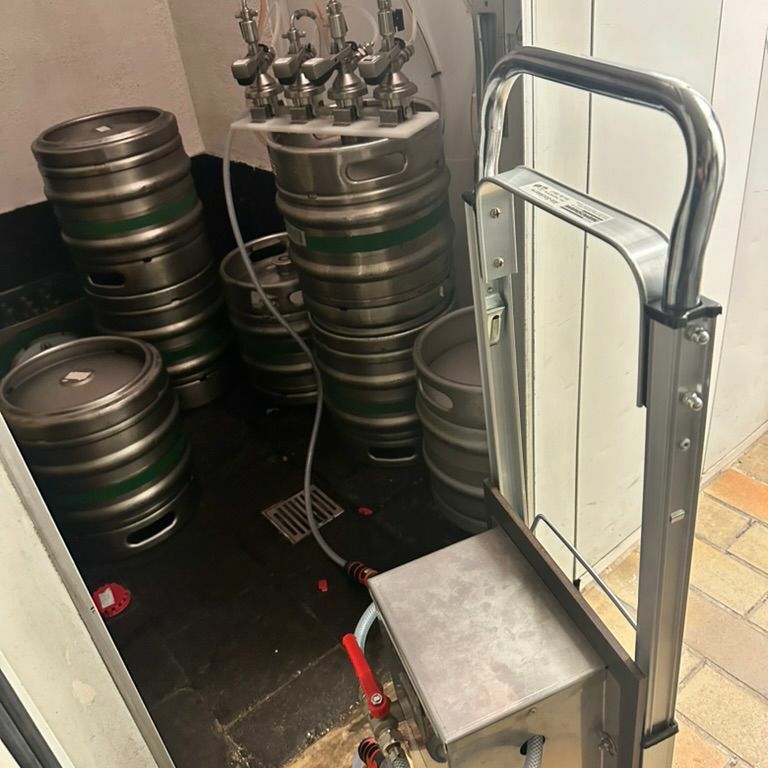 Vorführung an Fässern