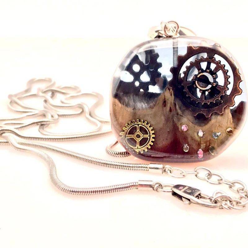 Zahnräder auf Maserholz
Dipon Epoxy Plast 3D B20 Jewel Cast