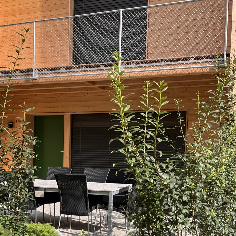 Gartenzimmer mit Essgarnitur