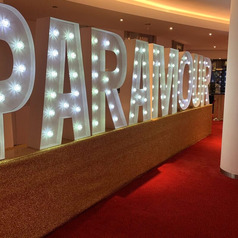 Leuchtbuchstaben mieten - Firmfeier