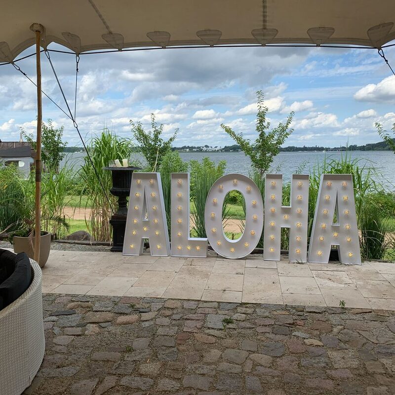 Dekoverleih mit Leuchtbuchstaben