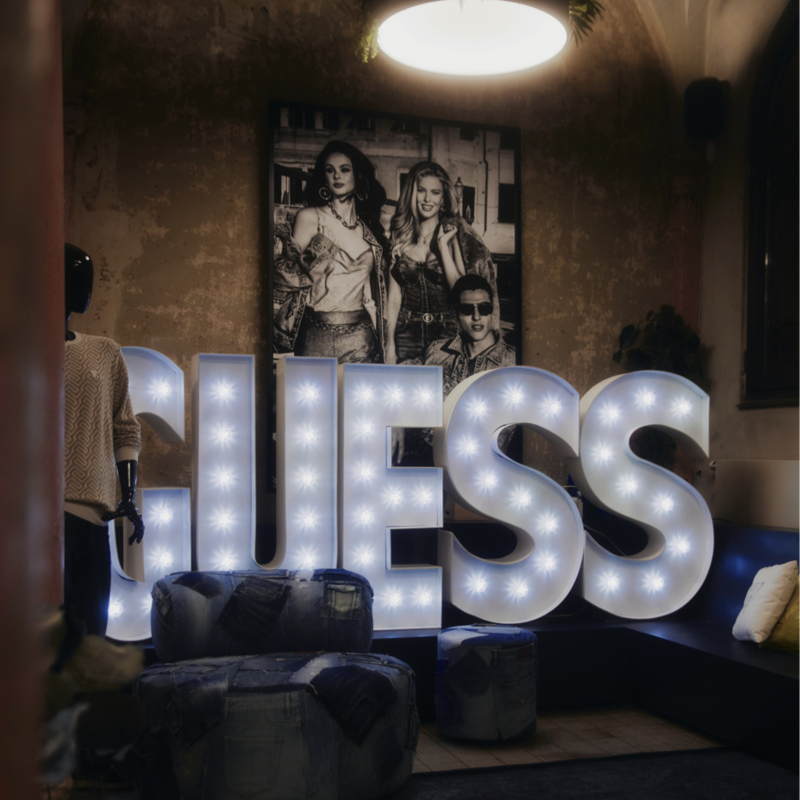 Leuchtbuchstaben mieten - Markenbranding und Evendesign