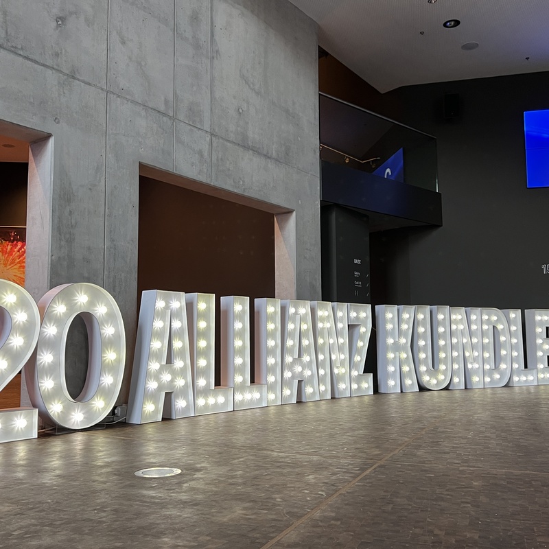 Leuchtbuchstaben und Leuchtzahlen mieten - Dekoverleih