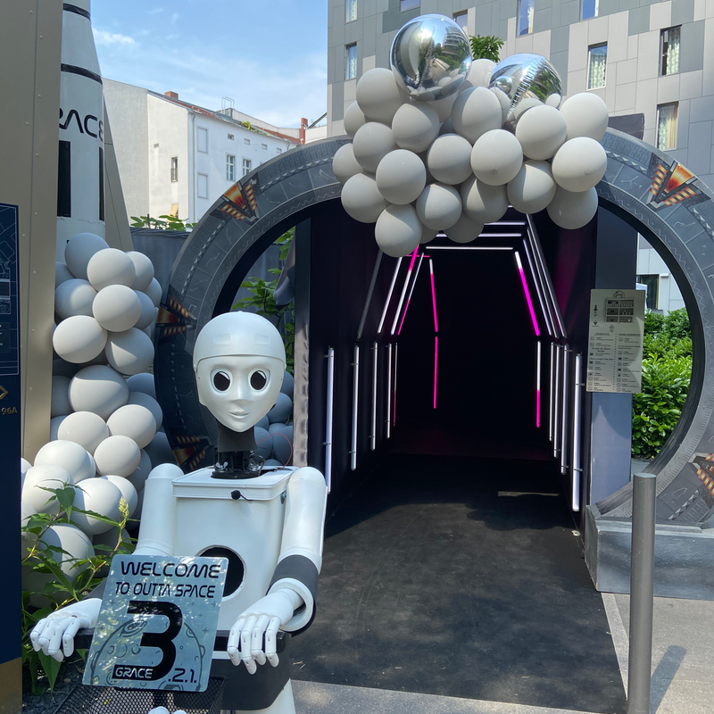 XXL Tunnel mit LED-Licht Technik - Space Mottoparty I Eventdeko mit Setup Bau I Dekoverleih