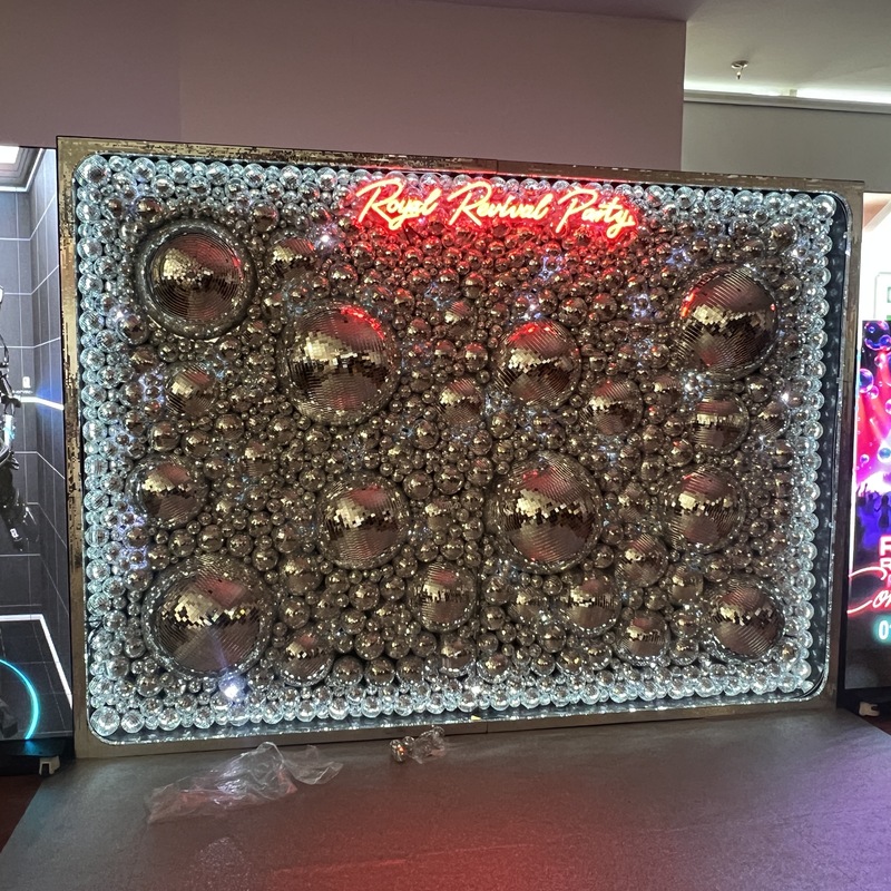 Discokugel Fotohintergrund mieten für ihr Event oder Firmfeier