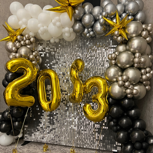 Shimmerwall als Silvesterdeko mit Ballons