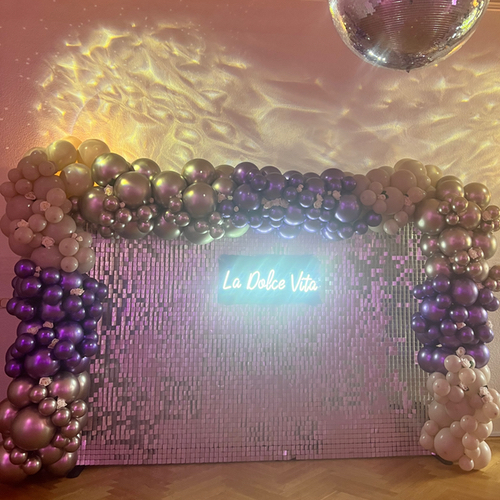 Shimmerwall mit Ballongirlanden mieten - Hochzeitsdeko - Fotohintergrund