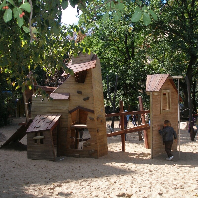 Spielplatz nach der Buchvorlage von Tom Sawyer und Huckleberry Finn