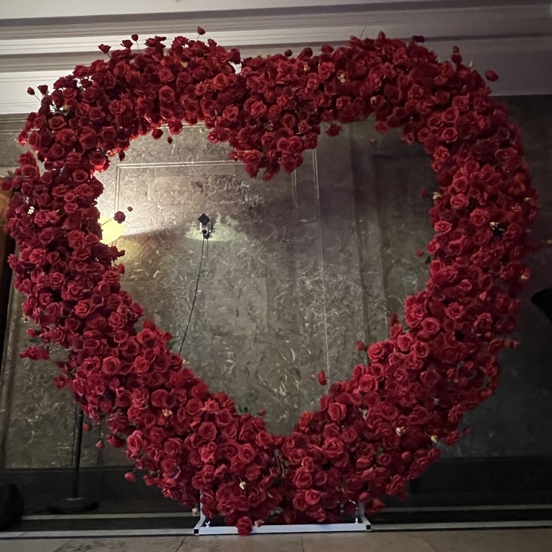 Rosenherz XXL als Eventdeko zur Hochzeit