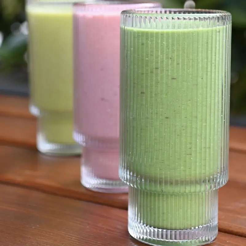 Unsere einzigartigen GlohSho Smoothies mit dem vollständigen veganen Nährstoffprofil, 100% natürlich und ohne Zuckerzusatz