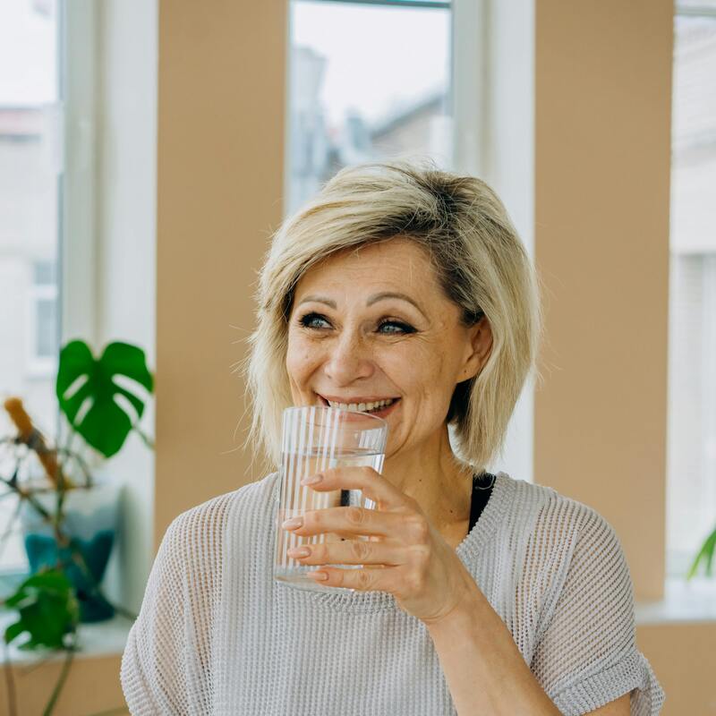 Skin Health
Chlorine and other chemicals in unfiltered water can strip natural oils from your skin, leading to dryness and irritation.