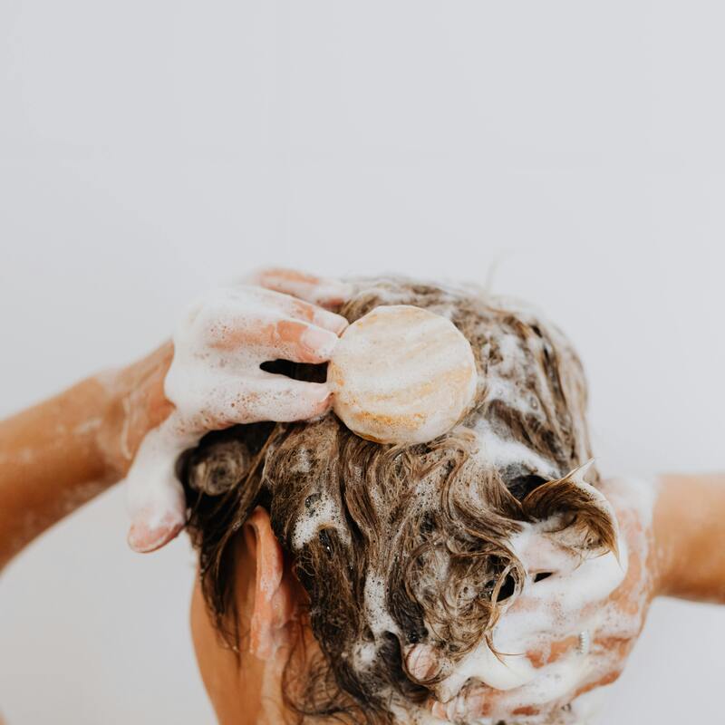 Hair Washing Benefits 🚿
Hard water (high in minerals like calcium and magnesium) can leave residue on hair, causing dryness, dullness, and buildup—filtered or softened water helps maintain healthier hair.
