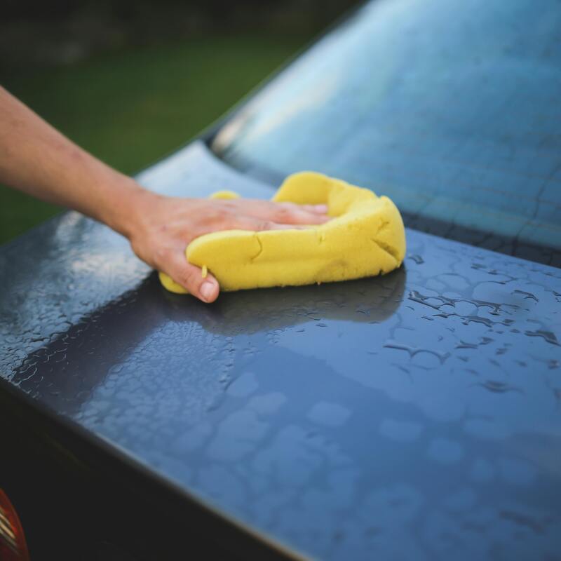 Car Cleaning 🚗
Hard water leaves mineral spots and streaks on vehicles after washing—filtered or deionized water helps achieve a spotless, streak-free finish.