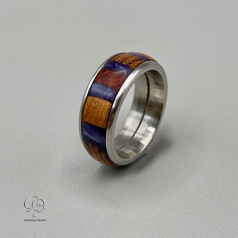 Schön bunt ☺️
Ring 
verschiedene Hölzer
Dipon EpoxyPlast 3D B20 Jewel Cast
Kandydip Carbon Steel Metallic Pearl